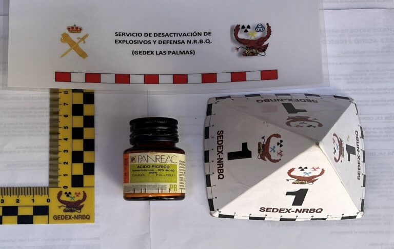 La Guardia Civil retira sustancias explosivas del IES de Telde