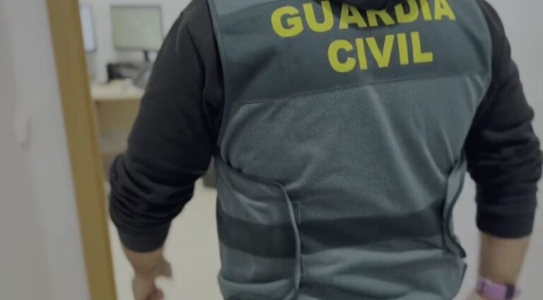 Detenida una banda que robaba tabaco y perfumes en tiendas ‘duty free’ de varios aeropuertos