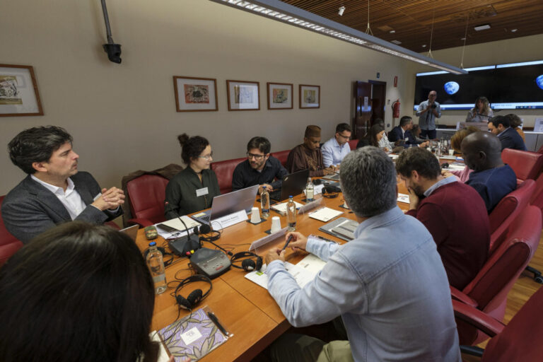 Varias instituciones discuten sobre el papel que debe jugar Canarias en la cuestión migratoria