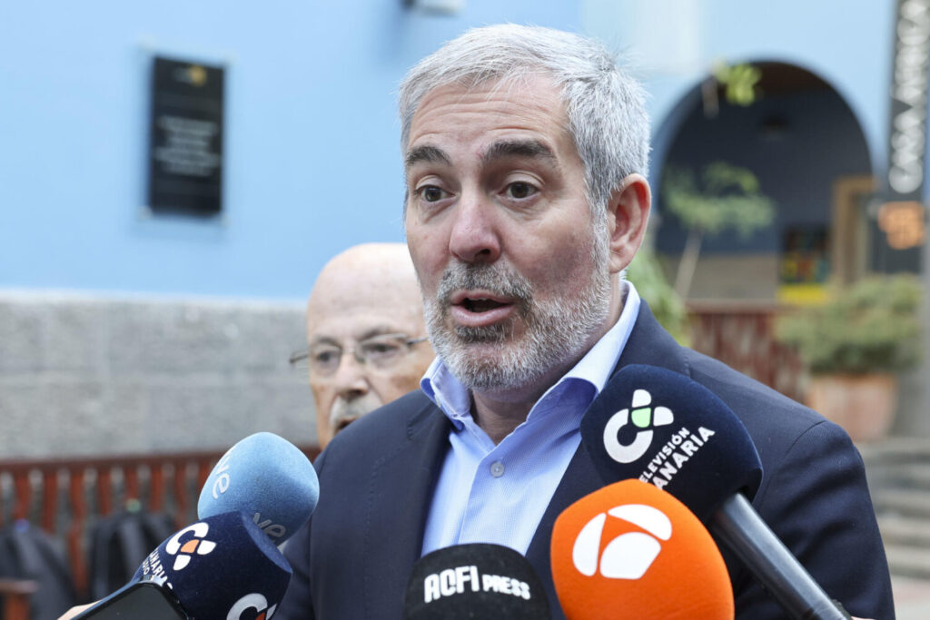 Clavijo sobre el naufragio de la neumática al este de Lanzarote: "Ocurre lo que advertíamos". Clavijo sobre el naufragio de la neumática al este de Lanzarote: "Ocurre lo que advertíamos"