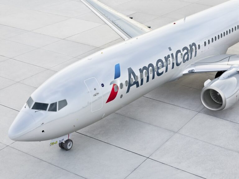 American Airlines reanuda sus vuelos tras estar suspendidos durante una hora
