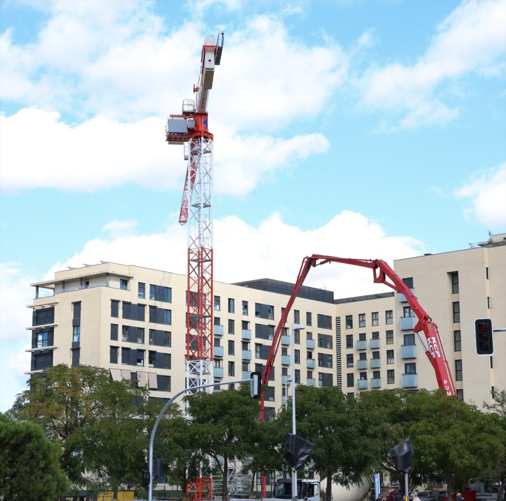 Foto de archivo de edificios en construcción en el barrio de Valdebebas, en Madrid