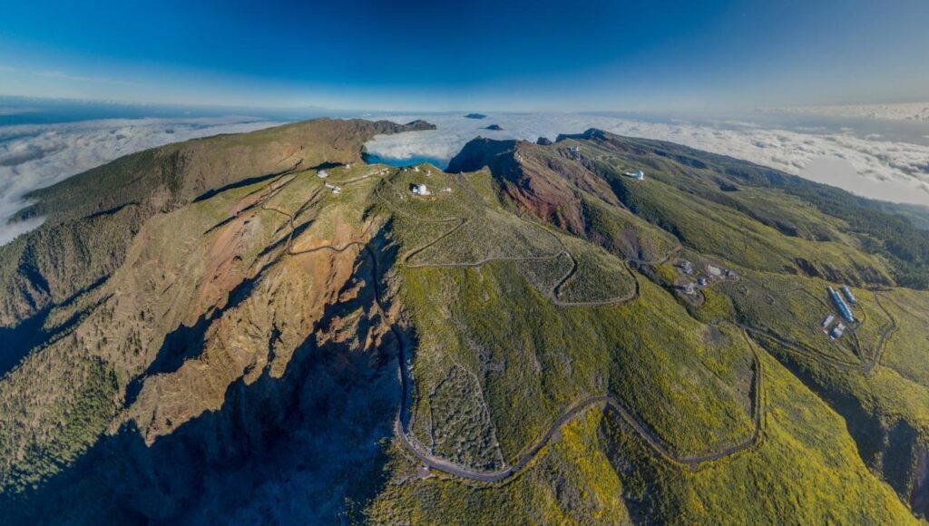 Vista aérea del Observatorio del Roque de Los Muchachos