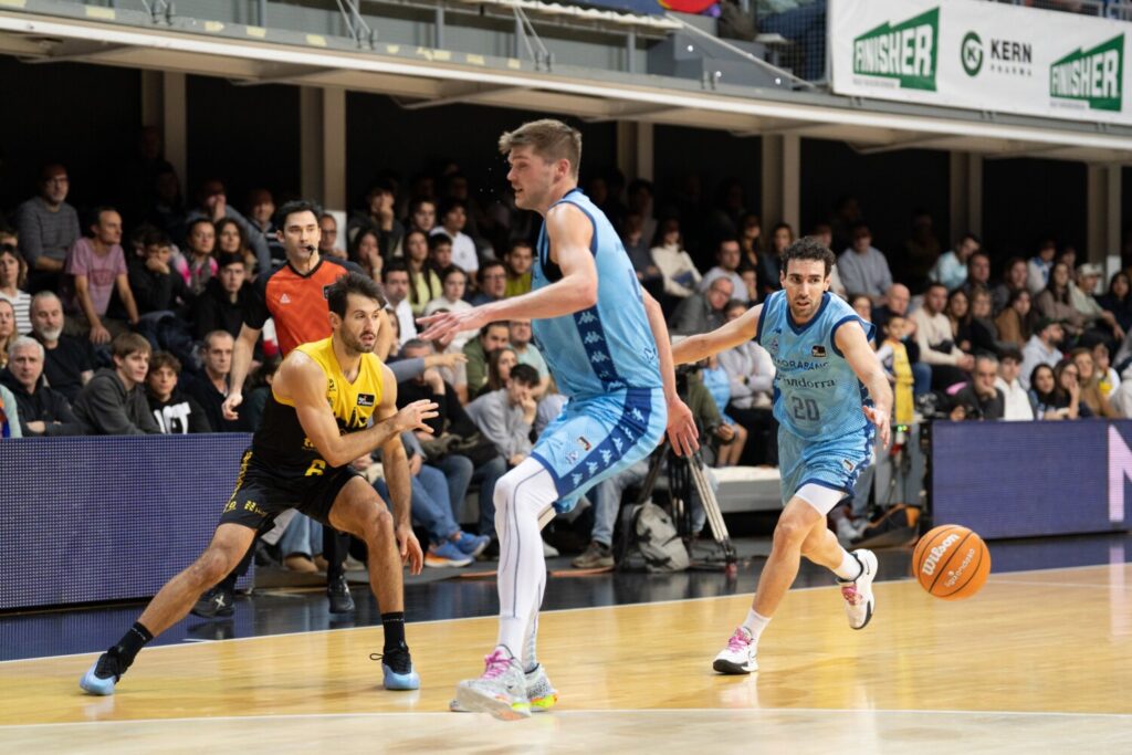 Bruno Fitipaldo en un lance del partido