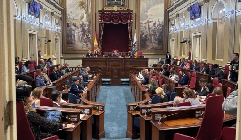Pleno del Parlamento: Debate sobre los Presupuestos Generales de la Comunidad Autónoma de Canarias
