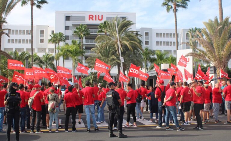 CCOO llama a huelga a los empleados del turismo en Canarias
