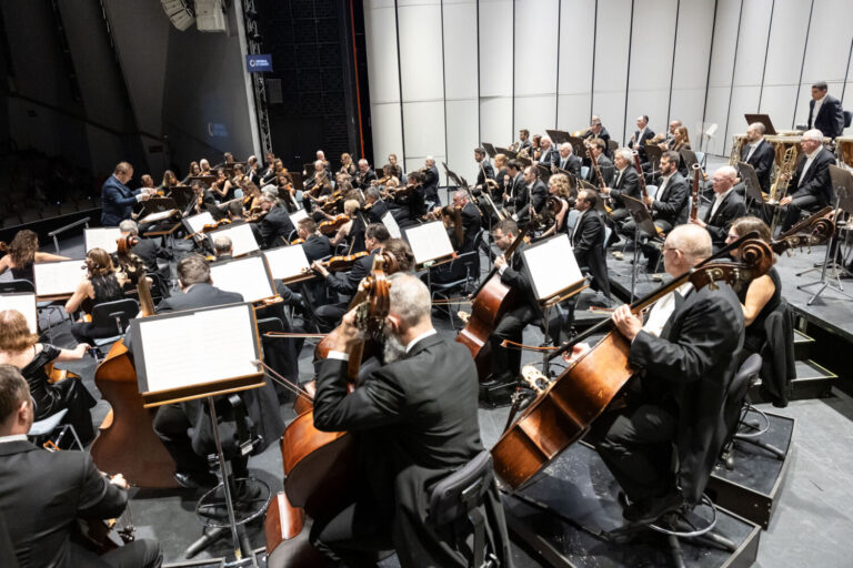 La Sinfónica de Tenerife cierra el año con todas las entradas agotadas para El lago de los cisnes