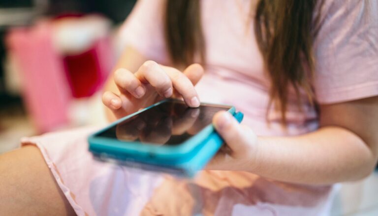 Estas son las recomendaciones para proteger a la infancia de internet