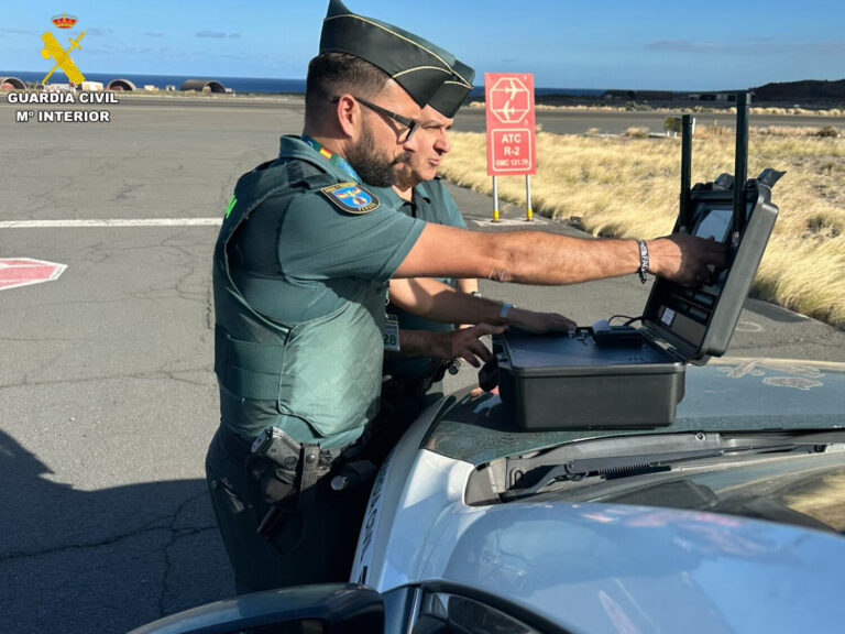 Precintan e investigan al titular de una aeronave en el aeropuerto de Gran Canaria