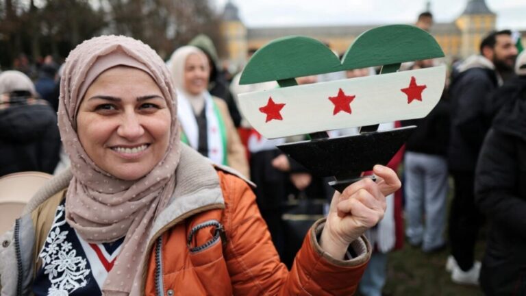 ‘El Análisis Internacional’ presenta su entrega “Siria, el adiós de la dictadura de los Al Asad”