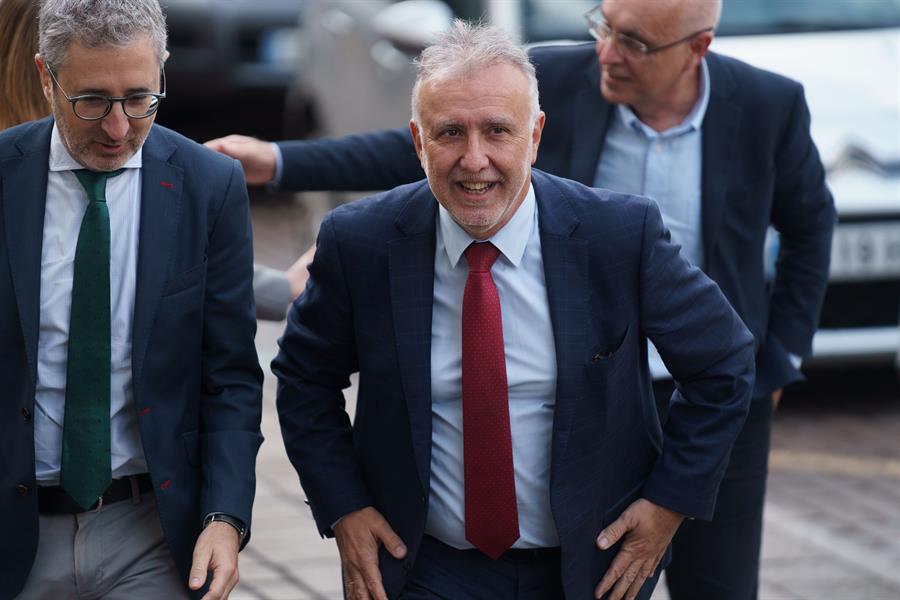 Ángel Víctor Torres comparecerá en la comisión parlamentaria sobre la compra de material sanitario durante la pandemia. Imagen EFE