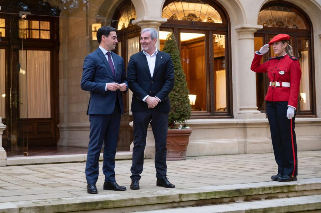 Canarias y Euskadi remiten a CCAA su propuesta para distribución de menores migrantes
