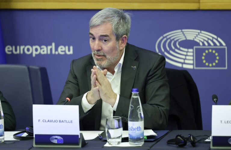 Clavijo demanda una interlocución directa con Europa para abordar la crisis migratoria