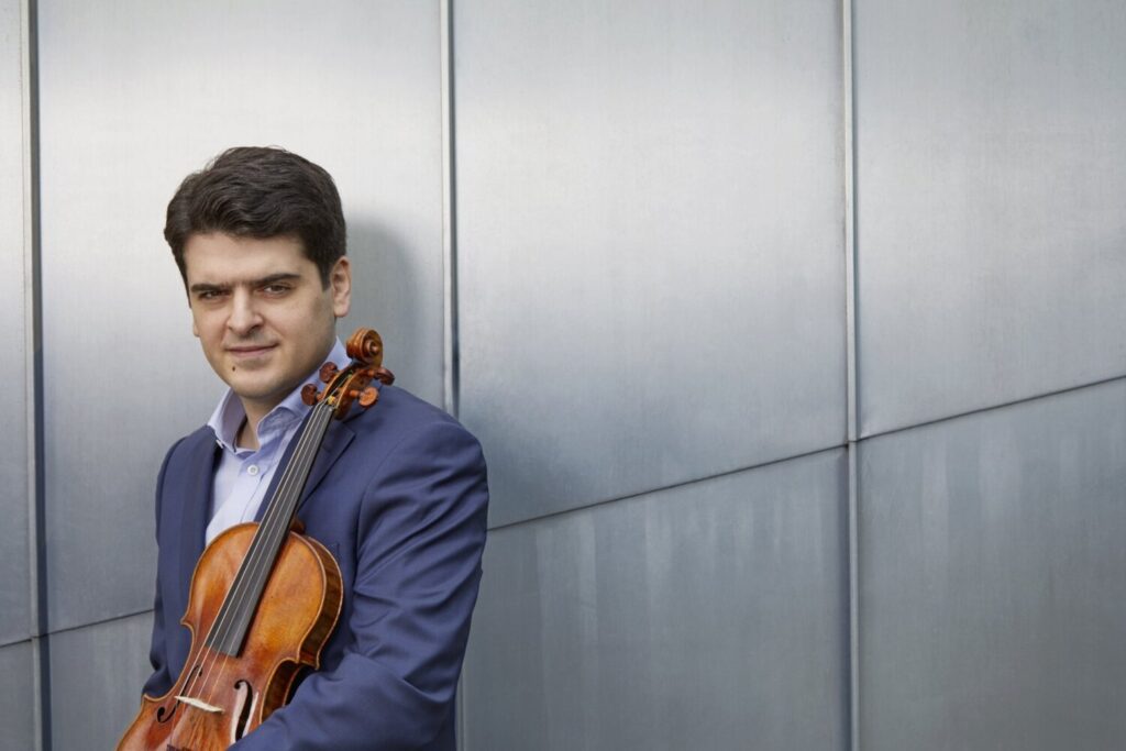 Michael Barenboim en una imagen promocional
