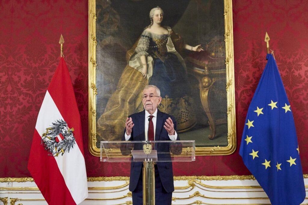 Van der Bellen se basa en la victoria del FPÖ, de ultraderecha, en las legislativas de Austria