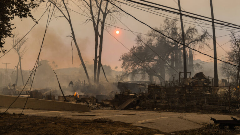 Los incendios de Los Ángeles se cobran ya diez vidas