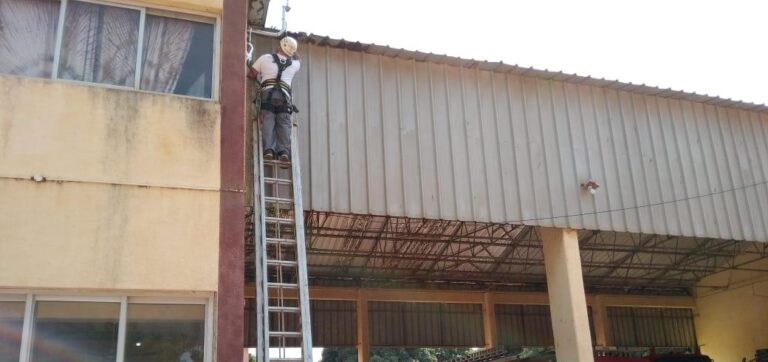 Canarias dona una red de radiocomunicación para emergencias en Gambia