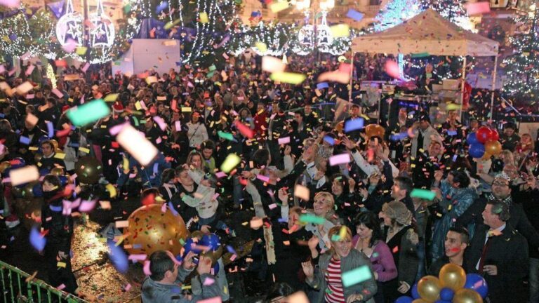 Canarias vive una Nochevieja entre fiestas y bailes