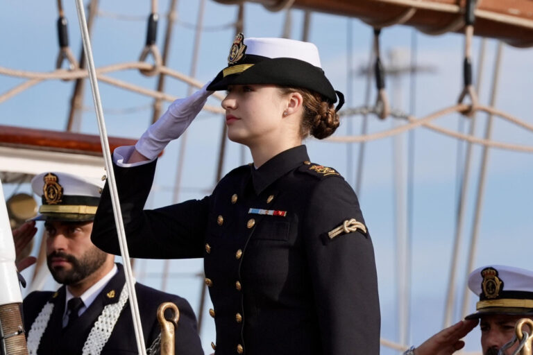 El buque escuela Juan Sebastián de Elcano, de la A a la Z
