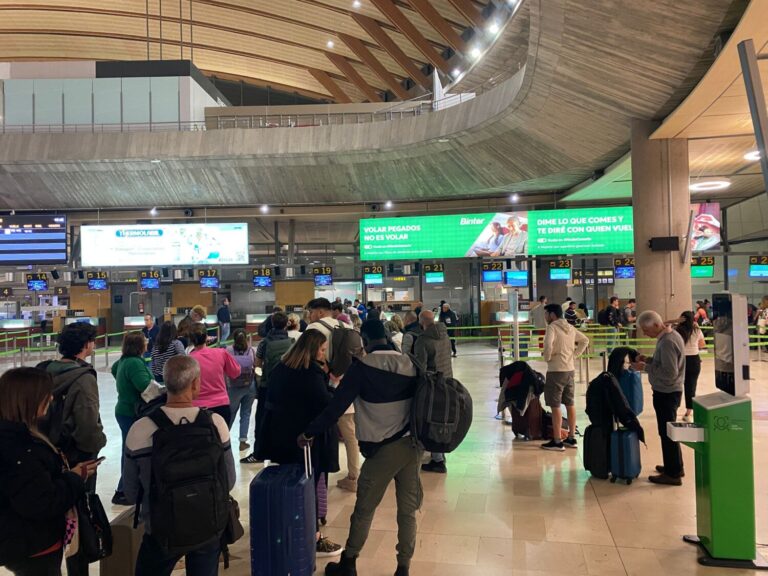 Aumento del tránsito en puertos y aeropuertos en este puente del 1 de mayo