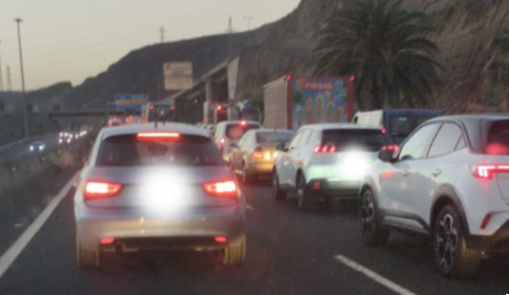 Un accidente provoca fuertes retenciones en la GC-1 y GC-3 sentido sur