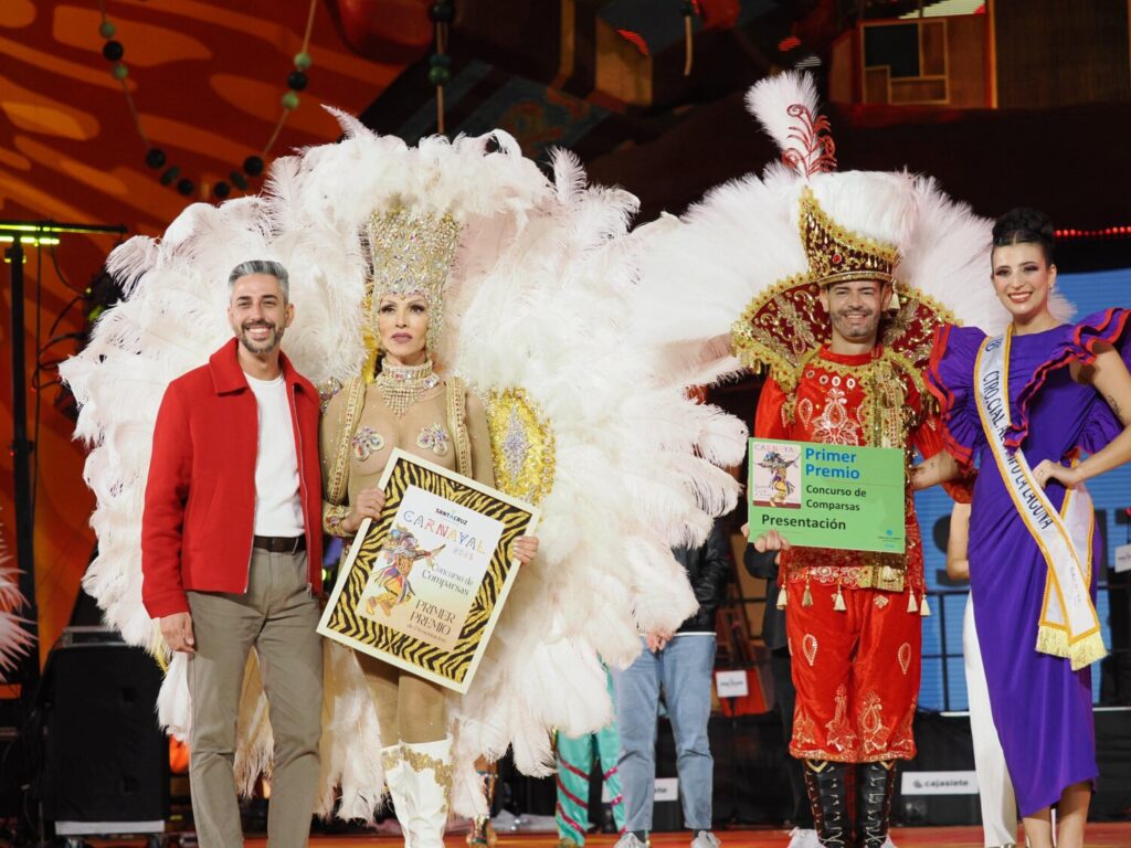 Bahía Bahitiare, primer premio de presentación del Concurso de Comparsas del Carnaval de Santa Cruz de Tenerife