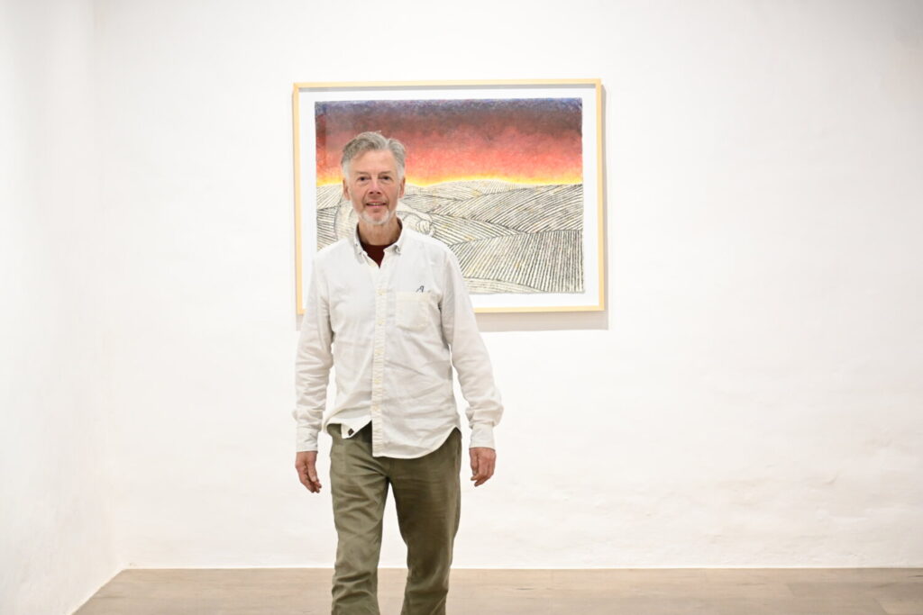 El artista holandés, Hans Lemmen, muestra por primera vez en Canarias sus obras pictóricas. La Galería Artizar de La Laguna expone hasta abril "Dogs on the Rocks"