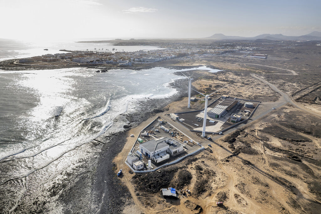 Fuerteventura alerta del riesgo de la explosión de hidrocarburos a 215 kilómetros de la isla