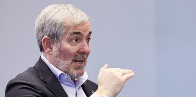 Fernando Clavijo registra su candidatura para su reelección como secretario general de Coalición Canaria