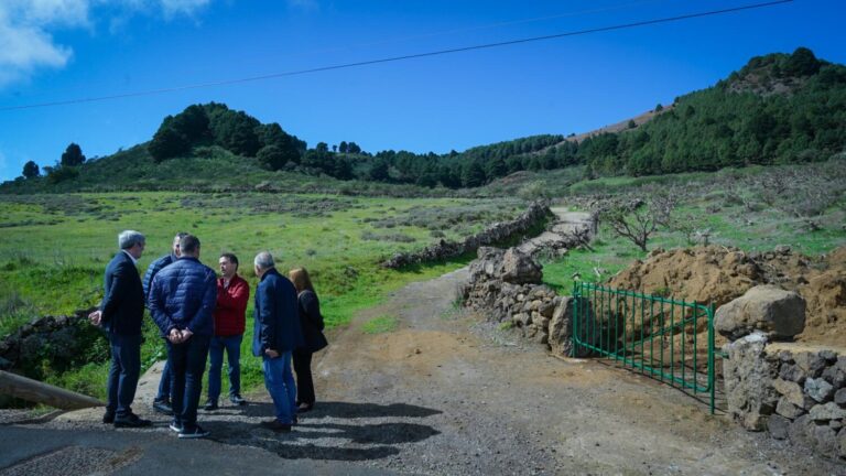 Clavijo visita El Hierro para impulsar proyectos en la zona