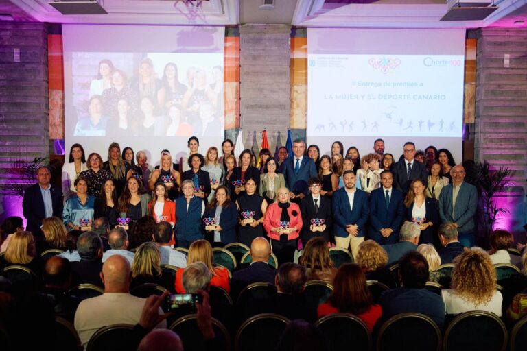 Canarias reconoce a 30 referentes del deporte femenino