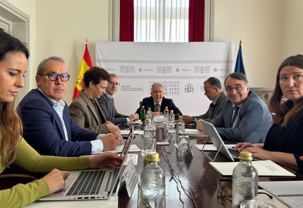 Reunión del ministro Ángel Víctor Torres con los delegados del Gobierno. Imagen Ministerio de Política Territorial y Memoria Democrática