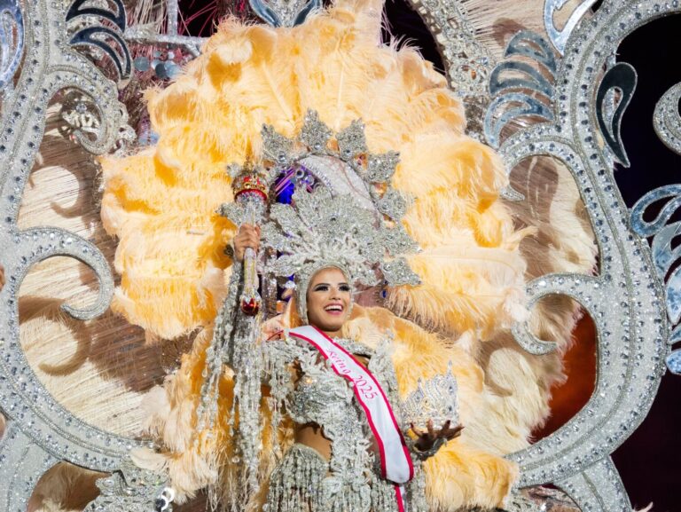 Vanesa Cumber, nueva Reina del Carnaval de Arrecife 2025