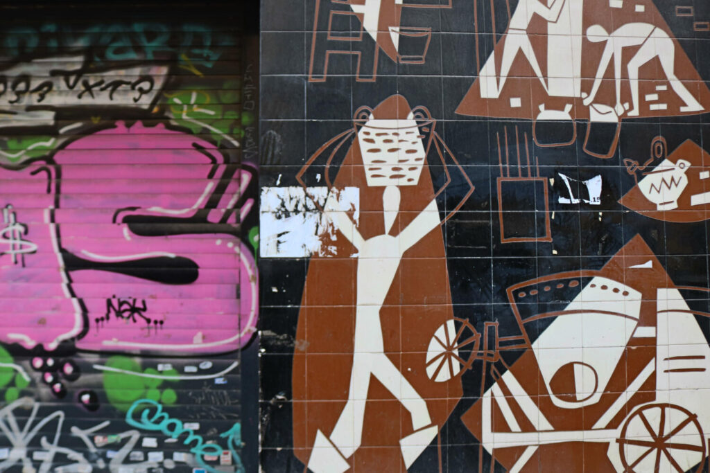 El único mural de César Manrique a pie de calle en Madrid, un legado vandalizado