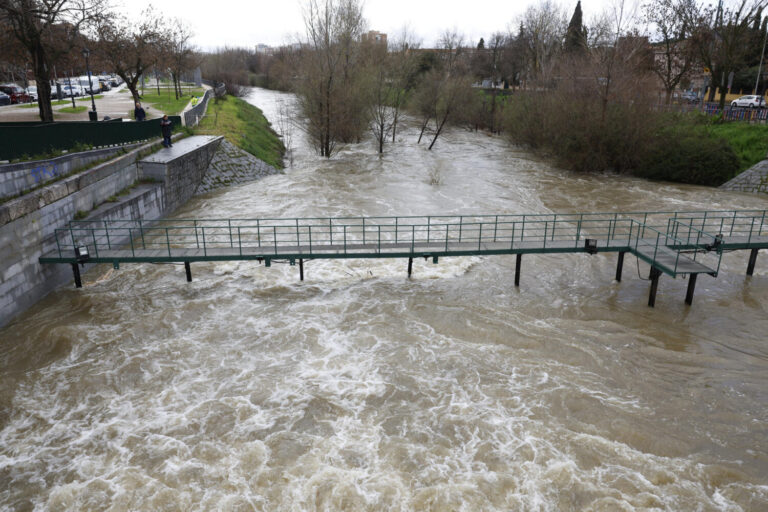 La borrasca Martinho deja aviso amarillo por lluvias, mala mar o viento en península y Baleares