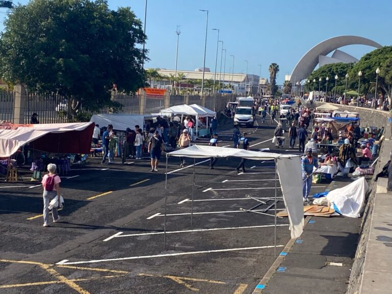 La nueva ubicación del rastro de Santa Cruz de Tenerife crea la polémica entre los comerciantes