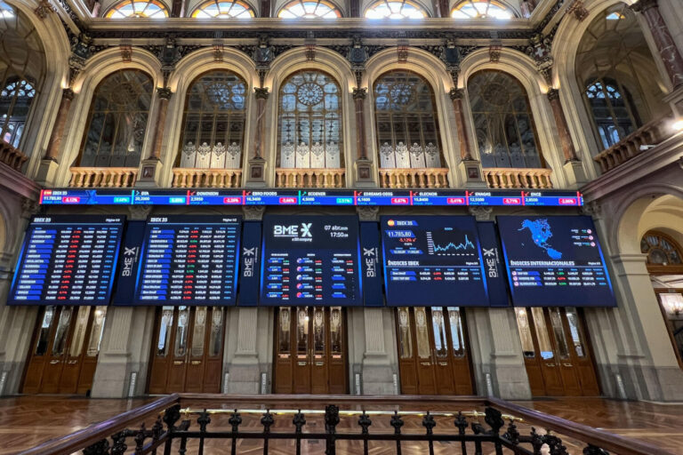 Pánico en la bolsa española con una caída de más del 5%