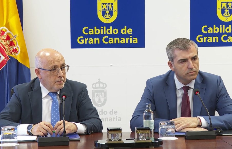 El Gobierno se compromete a buscar soluciones para facilitar la venta exterior de las pymes de moda de Canarias