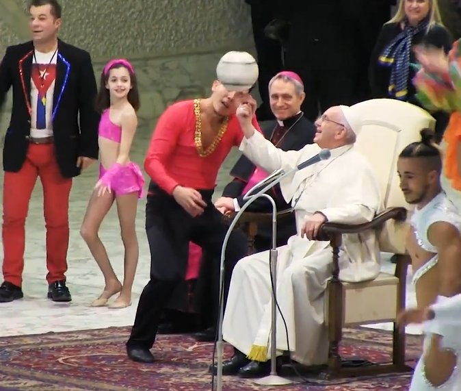 Describen al papa Francisco como «Cercano y divertido»