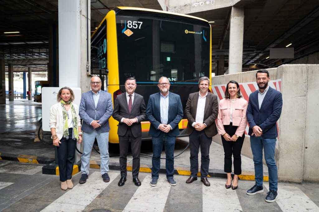 Guaguas Municipales instala nuevos puntos de recarga para sus vehículos. Presentación de los nuevos cuatro puntos de recarga de Guaguas Municipales/ Guaguas Municipales.