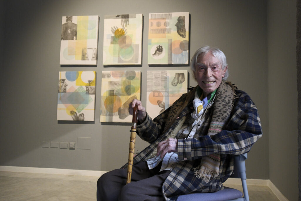 Pepe Dámaso posa durante la presentación de la exposición 'Dámaso, una corpografía' de Elia Verona