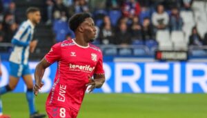 El Tenerife traspasa al centrocampista Yussi Diarra al Cádiz