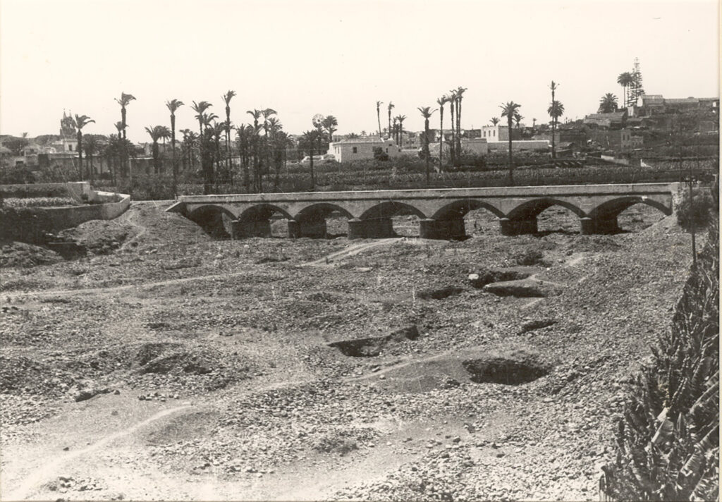 Tras la huella de un ‘ingeniero con ingenio’ por Telde. El puente de los Siete Ojos de Telde en la antigüedad/ Cabildo de Gran Canaria.
