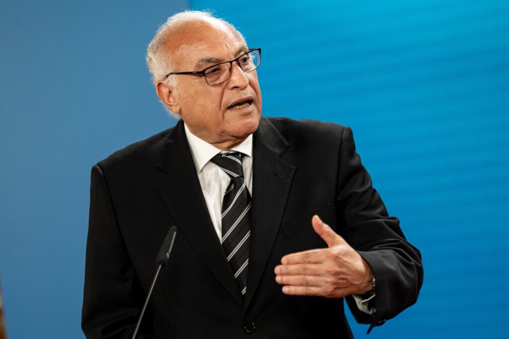 El ministro de Exteriores de Argelia, Ahmed Ataf,