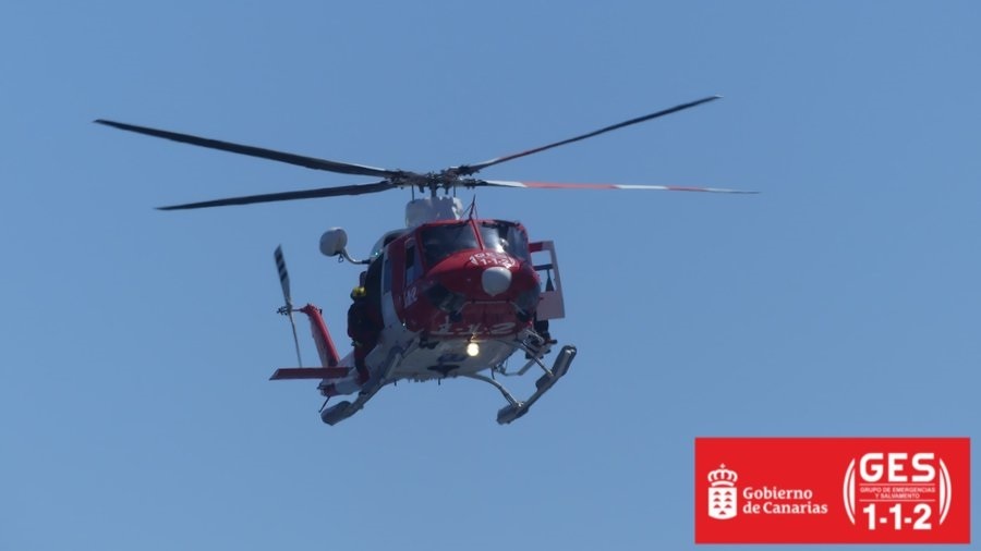Motorista herido grave en Pájara. Helicóptero medicalizado del GES/ 112 CANARIAS.