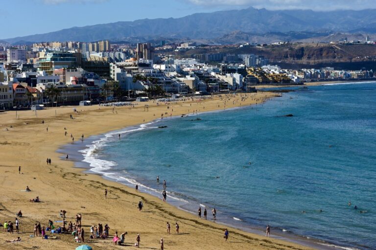 Estos barrios superan el límite de viviendas destinadas al alquiler vacacional en la capital grancanaria