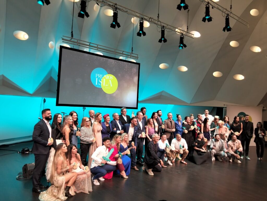 Premios Isla surge en el año 2022 para reconocer el trabajo de los creadores de contenido y profesionales digitales en Canarias