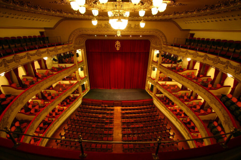 El programa de la Radio Canaria cuenta la fascinante historia del Teatro Guimerá, el decano de los escenarios canarios