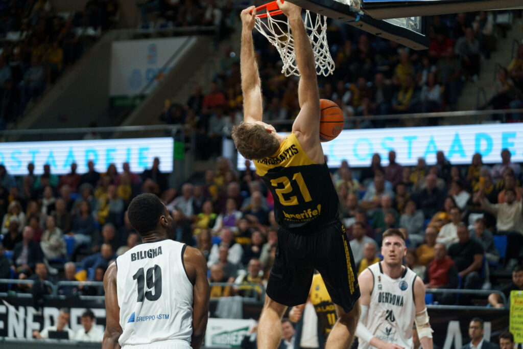 La Laguna Tenerife ha conseguido superar al conjunto italiano en la prórroga en  la disputa por la Liga de Campeones FIBA 