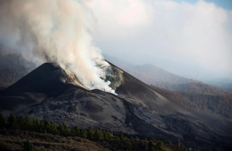 El magma en La Palma se habría reactivado 10-15 años antes y movido de forma silenciosa
